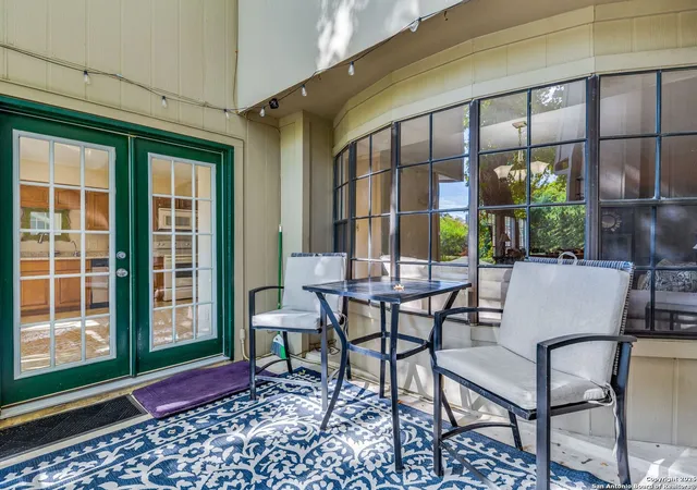 Listing Photo 2 - Condo for sale in building located at 7711 Callaghan Rd, San Antonio, TX 78229 - Unit #905