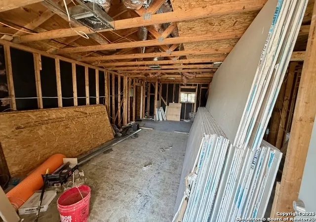 Photo 4 of Single family home for sale at 525 Saltillo, San Antonio, TX 78207 | MLS# 1914254 | Listing updated on 2026-01-09