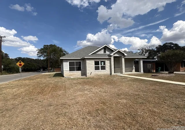 2nd image of 102 Lemonwood Ave, Universal City, TX 78148 | MLS# 1914272