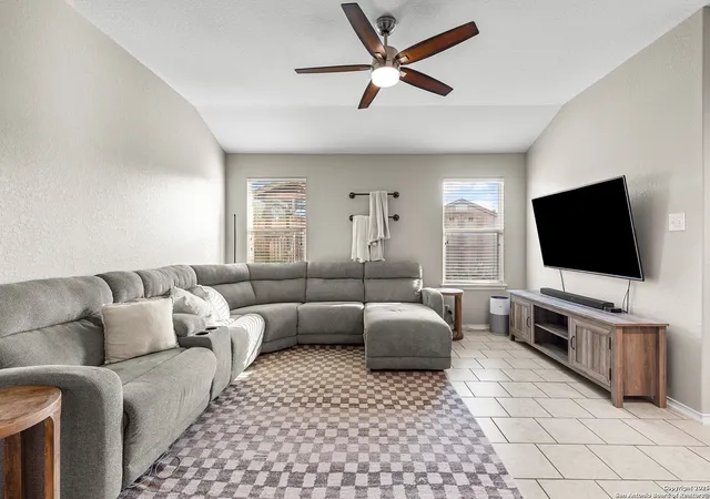 Photo 3 of Sale Pending at 139 Kildeer Crk, San Antonio, TX 78253 | MLS# 1914283 | Listing updated on 2026-03-23