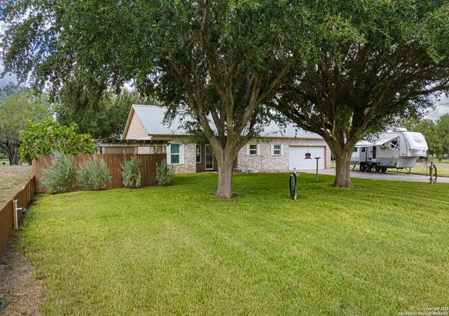 Photo 3 of Single family home for sale at 162 Peninsula Dr, Mathis, TX 78368 | MLS# 1914302 | Listing updated on 2026-03-02