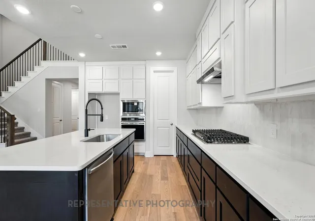 Photo 4 of Sale Pending at 8038 Petal Rest, Schertz, TX 78154 | MLS# 1914304 | Listing updated on 2025-10-10