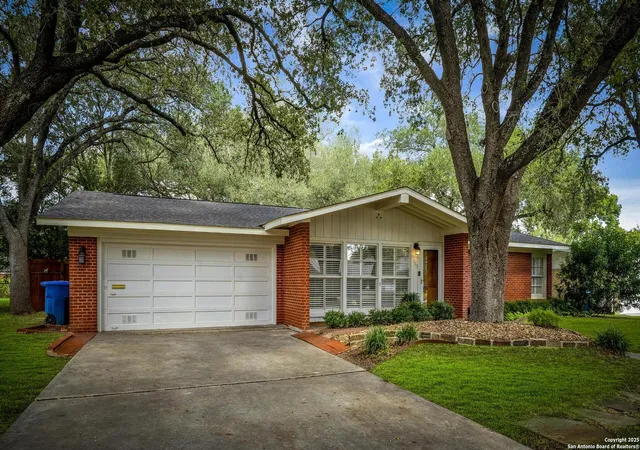Photo 3 of Sale Pending at 443 Oak Glen, San Antonio, TX 78209 | MLS# 1914359 | Listing updated on 2025-10-27