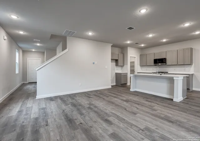5th image of 9015 Sand Dune Vis, San Antonio, TX 78222 | MLS# 1914368