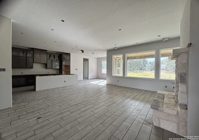 Photo 4 of Sale Pending at 143 Pradera Ridge Dr, Floresville, TX 78114 | MLS# 1914392 | Listing updated on 2025-10-25