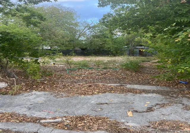 Photo 1 of Land for sale at 1807 Hidalgo St, San Antonio, TX 78207 | MLS# 1914473 | Listing updated on 2025-10-21
