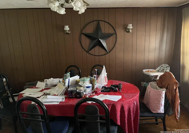 Photo 4 of Single family home for sale at 326 Laurelwood Dr, San Antonio, TX 78213 | MLS# 1914485 | Listing updated on 2025-12-01