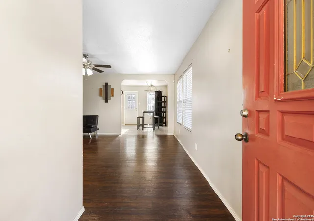 Photo 4 of Single family home for sale at 100 Cypress Willow, Cibolo, TX 78108 | MLS# 1914495 | Listing updated on 2026-01-25