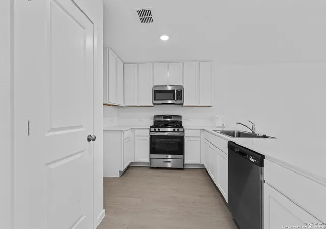 Photo 2 of Sale Pending at 7330 Brownleaf Dr, San Antonio, TX 78227 | MLS# 1914508 | Listing updated on 2026-08-28