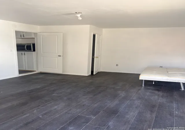 Homes for sale in San Antonio, TX | 1347 W Lullwood Ave, San Antonio, TX 78201 | MLS# 1914512