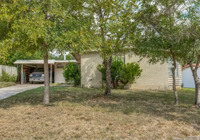 Photo 1 of Single family home for sale at 1015 Mount Serolod, San Antonio, TX 78213 | MLS# 1914535 | Listing updated on 2025-10-21