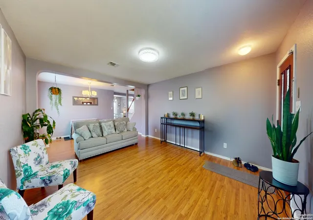 Photo 4 of Single family home for sale at 6810 Caribou, San Antonio, TX 78244 | MLS# 1914538 | Listing updated on 2025-10-21