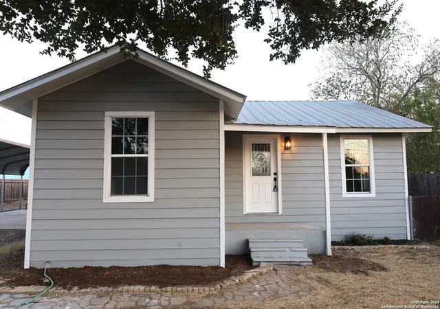 Photo 2 of Sale Pending at 920 Maple, Jourdanton, TX 78026 | MLS# 1914544 | Listing updated on 2025-11-25