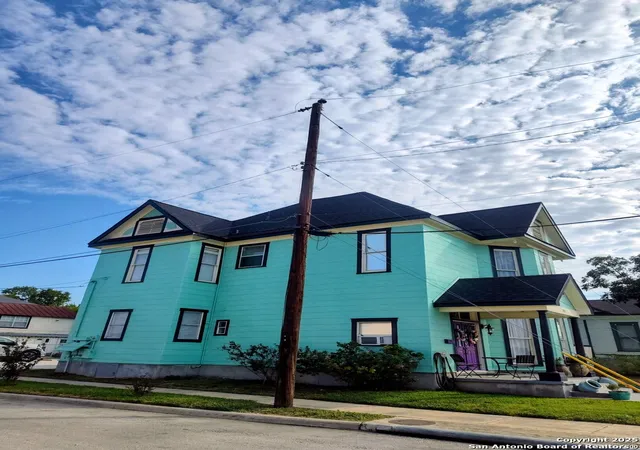 Photo 3 of Multi family home for sale at 1901 Interstate 35, San Antonio, TX 78208 | MLS# 1914547 | Listing updated on 2026-07-17