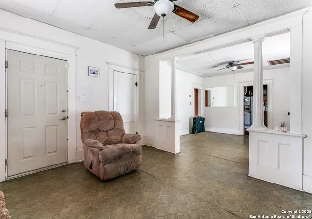 Photo 4 of Sale Pending at 415 Wickes, San Antonio, TX 78210 | MLS# 1914550 | Listing updated on 2025-10-28