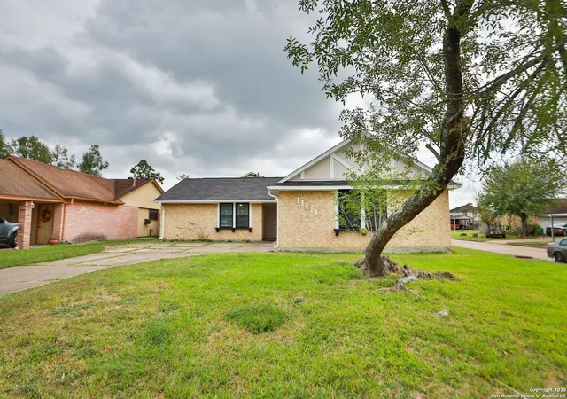 3rd image of 11611 Bowhead Dr, Houston, TX 77013 | MLS# 1914554