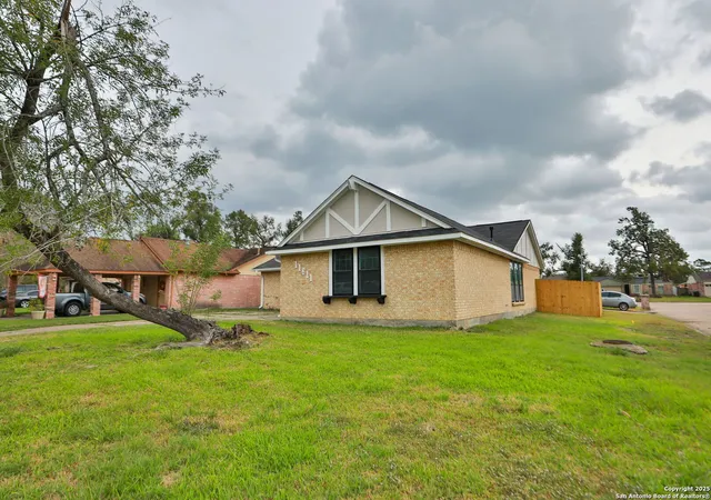 4th image of 11611 Bowhead Dr, Houston, TX 77013 | MLS# 1914554