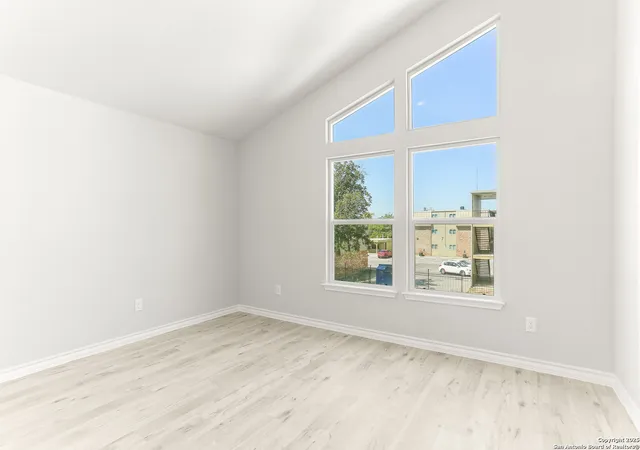 Photo 2 of Single family home for sale at 310 W Evergreen St #107, San Antonio, TX 78212 | MLS# 1914558 | Listing updated on 2026-01-31