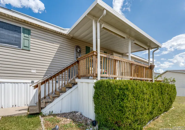 Photo 2 of Manufactured home for sale at 13700 Judson Rd #112, San Antonio, TX 78233 | MLS# 1914578 | Listing updated on 2025-10-11