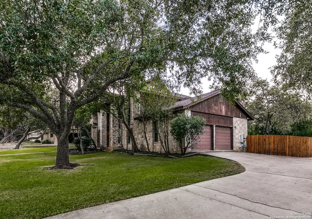Photo 2 of Sale Pending at 1811 Moreshead, San Antonio, TX 78231 | MLS# 1914723 | Listing updated on 2025-12-04