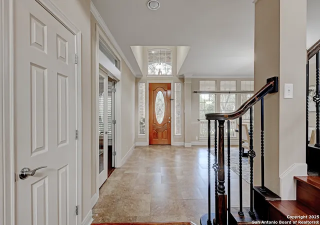 Photo 3 of Sale Pending at 802 Ridge Tr, San Antonio, TX 78258 | MLS# 1914730 | Listing updated on 2025-11-05