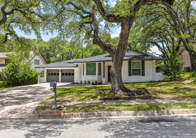 Photo 2 of Sale Pending at 3423 Northmoor, San Antonio, TX 78230 | MLS# 1914764 | Listing updated on 2025-11-24