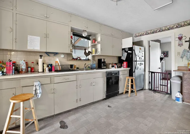 Photo 2 of Single family home for sale at 21023 Trumbo Road, San Antonio, TX 78264 | MLS# 1914766 | Listing updated on 2025-11-24