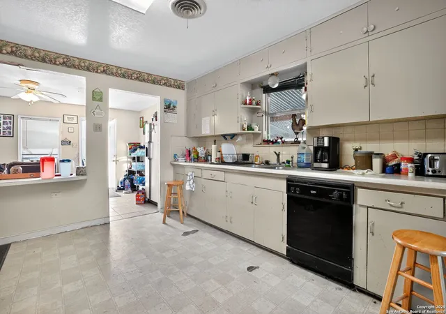 Photo 3 of Single family home for sale at 21023 Trumbo Road, San Antonio, TX 78264 | MLS# 1914766 | Listing updated on 2025-11-24