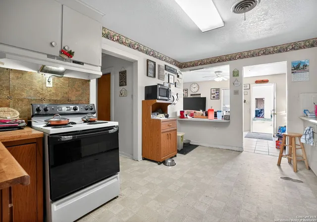 Photo 3 of Single family home for sale at 21023 Trumbo Road, San Antonio, TX 78264 | MLS# 1914766 | Listing updated on 2025-11-24