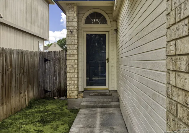 Photo 3 of Sale Pending at 9210 Gillcross Way, San Antonio, TX 78250 | MLS# 1914768 | Listing updated on 2026-04-27