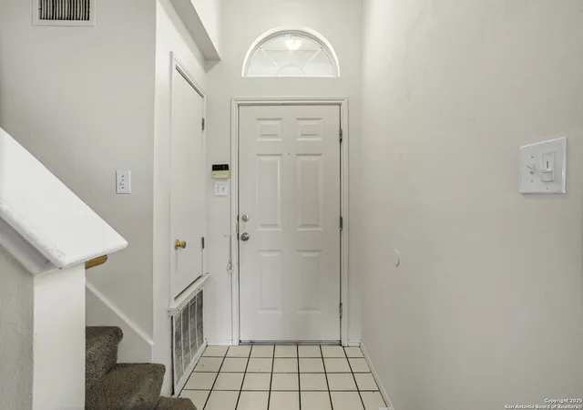 Photo 4 of Sale Pending at 9210 Gillcross Way, San Antonio, TX 78250 | MLS# 1914768 | Listing updated on 2026-04-27