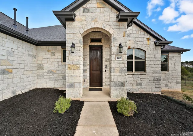 Photo 4 of Sale Pending at 1218 Magnum, New Braunfels, TX 78132 | MLS# 1914778 | Listing updated on 2026-05-09