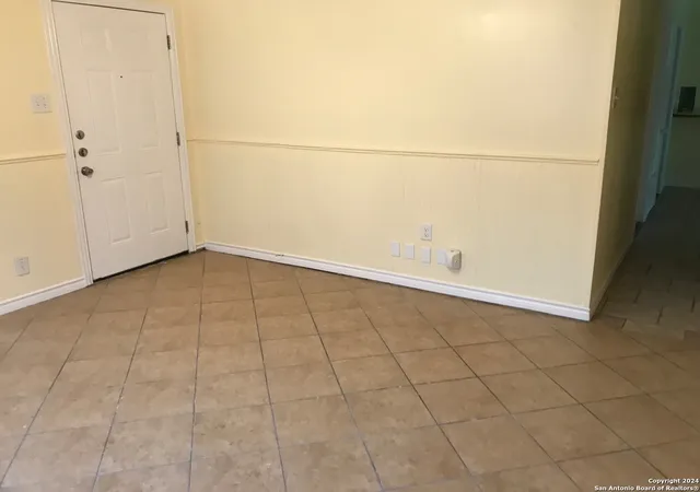 Photo 4 of Single family home for sale at 4347 Sun Gate St, San Antonio, TX 78217 | MLS# 1914851 | Listing updated on 2025-10-23