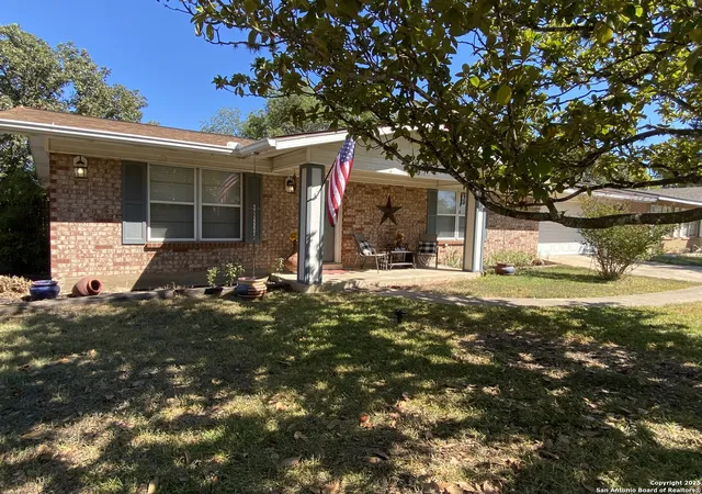 Photo 1 of Sale Pending at 119 Laurel Way, Kerrville, TX 78028 | MLS# 1914908 | Listing updated on 2025-11-11