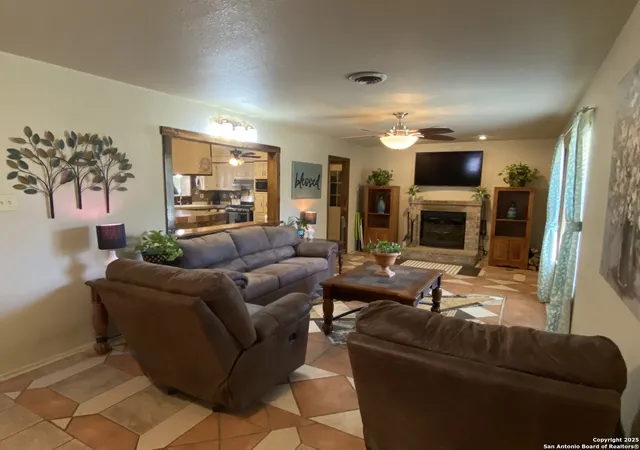Photo 3 of Sale Pending at 119 Laurel Way, Kerrville, TX 78028 | MLS# 1914908 | Listing updated on 2025-11-11