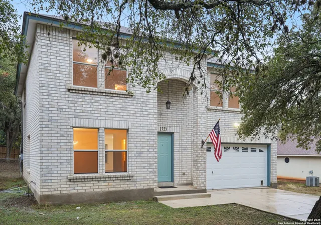 Photo 1 of Single family home for sale at 1923 Town Oak, San Antonio, TX 78232 | MLS# 1914957 | Listing updated on 2025-12-18