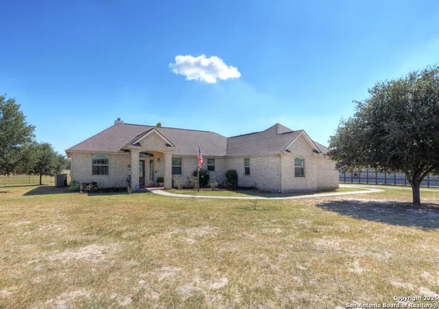 Photo 2 of Single family home for sale at 239 S Palo Alto, Floresville, TX 78114 | MLS# 1914987 | Listing updated on 2025-10-27