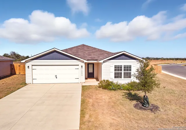 Photo 3 of Sale Pending at 16000 Windview Ct, Lytle, TX 78052 | MLS# 1915062 | Listing updated on 2025-11-19