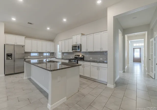 Photo 4 of Single family home for sale at 11425 Holly, Schertz, TX 78154 | MLS# 1915082 | Listing updated on 2025-12-02