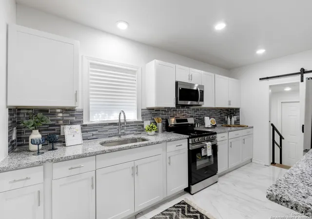 1st image of 1927 W Ridgewood, San Antonio, TX 78201 | MLS# 1915090