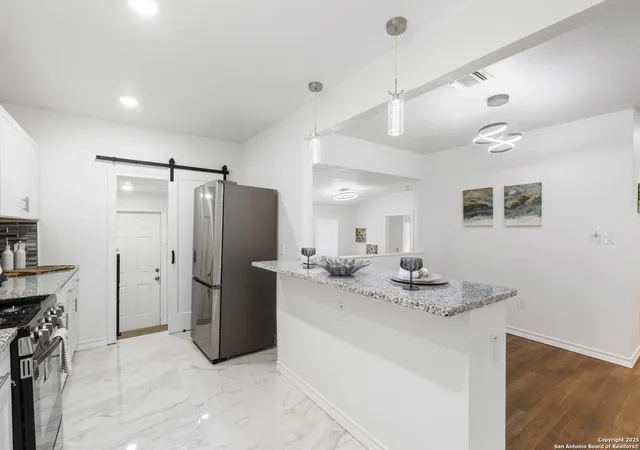 2nd image of 1927 W Ridgewood, San Antonio, TX 78201 | MLS# 1915090