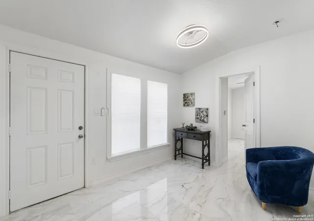Photo 4 of Single family home for sale at 1927 W Ridgewood, San Antonio, TX 78201 | MLS# 1915090 | Listing updated on 2025-10-24