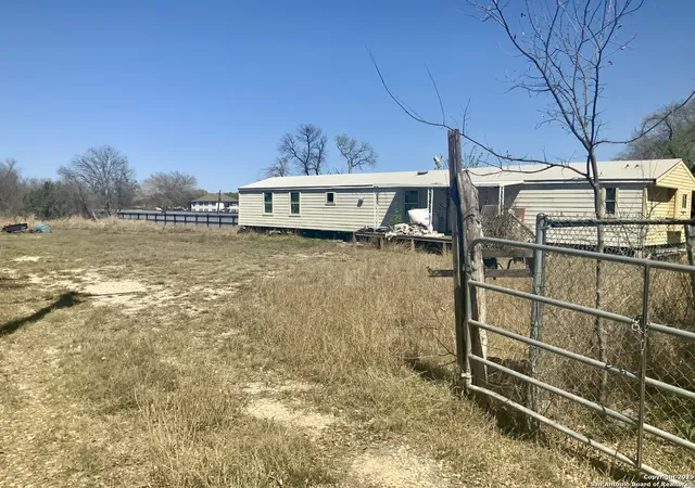 Photo 4 of Land for sale at 6723 W Commerce, San Antonio, TX 78227 | MLS# 1915118 | Listing updated on 2026-05-17