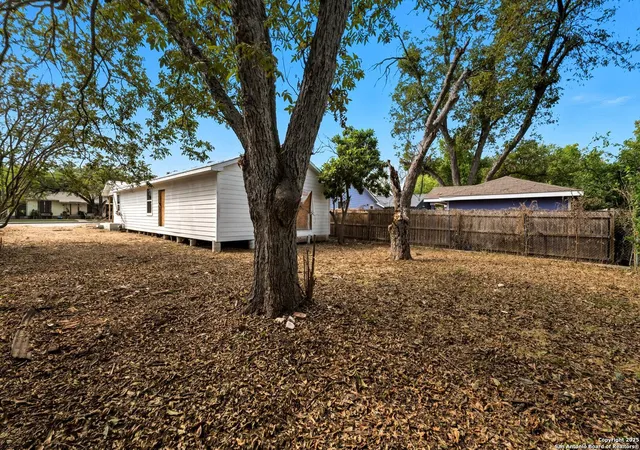 Homes for sale in San Antonio, TX | 2031 E Crockett, San Antonio, TX 78202 | MLS# 1915201