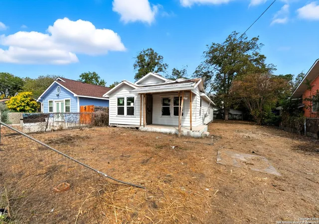 Homes for sale in San Antonio, TX | 2031 E Crockett, San Antonio, TX 78202 | MLS# 1915201