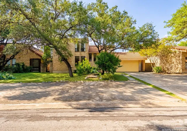 Photo 3 of Sale Pending at 12026 Mission Tr, San Antonio, TX 78230 | MLS# 1915253 | Listing updated on 2026-02-16