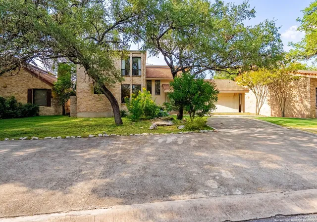 Photo 3 of Sale Pending at 12026 Mission Tr, San Antonio, TX 78230 | MLS# 1915253 | Listing updated on 2026-02-16