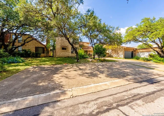 Photo 4 of Sale Pending at 12026 Mission Tr, San Antonio, TX 78230 | MLS# 1915253 | Listing updated on 2026-02-16
