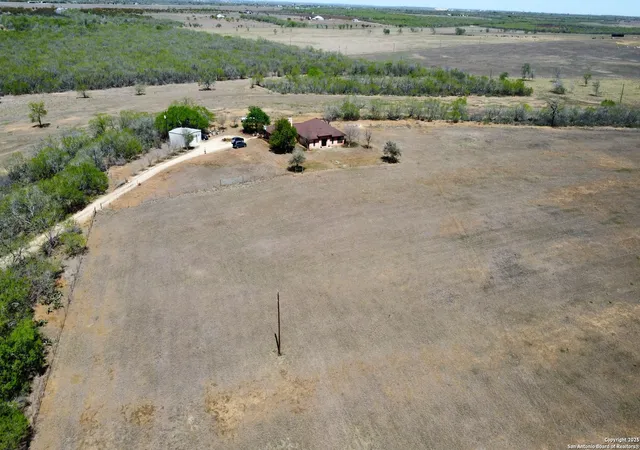 Photo 1 of Single family home for sale at 2148 County Road 220, Floresville, TX 78114 | MLS# 1915301 | Listing updated on 2026-01-15