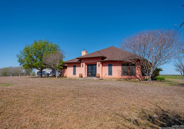 Photo 2 of Single family home for sale at 2148 County Road 220, Floresville, TX 78114 | MLS# 1915301 | Listing updated on 2026-01-15